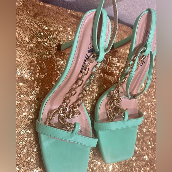 Chain Heels Ankle Strap 4in heel size 9 - Picture 6 of 6